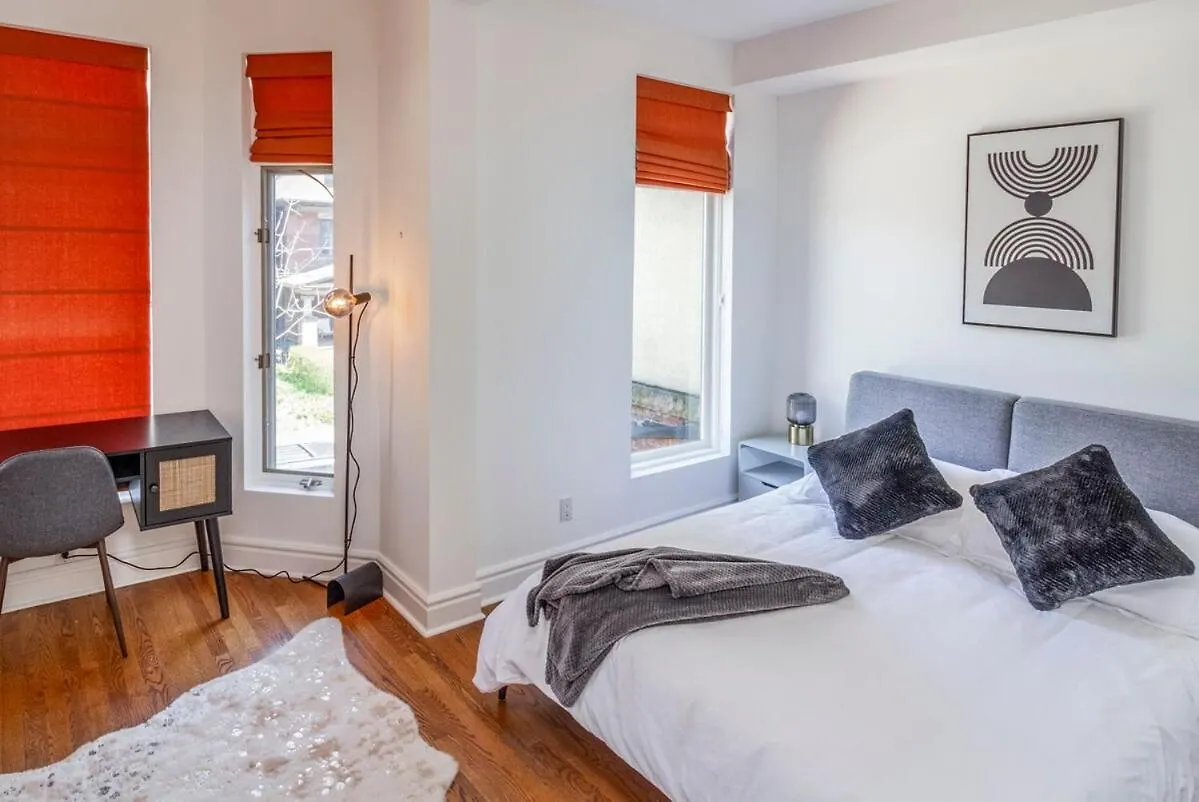 Warehouse Style Loft Near Yorkville トロント カナダ