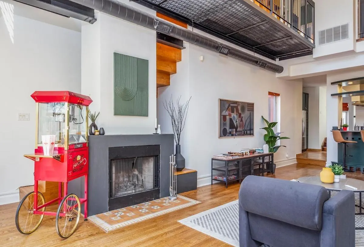 Warehouse Style Loft Near Yorkville トロント カナダ