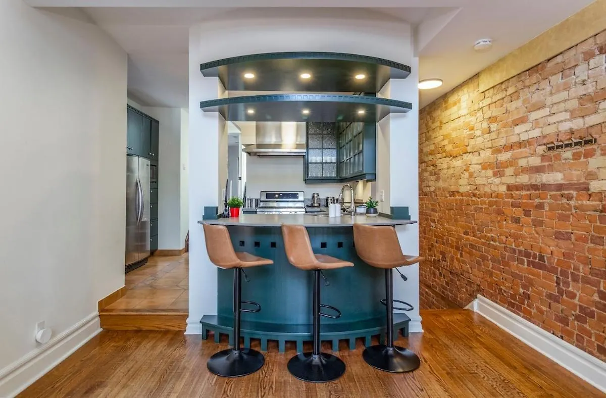 Warehouse Style Loft Near Yorkville トロント アパート