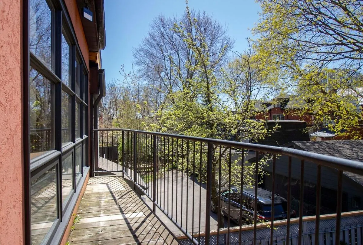 Warehouse Style Loft Near Yorkville トロント 0*,  カナダ